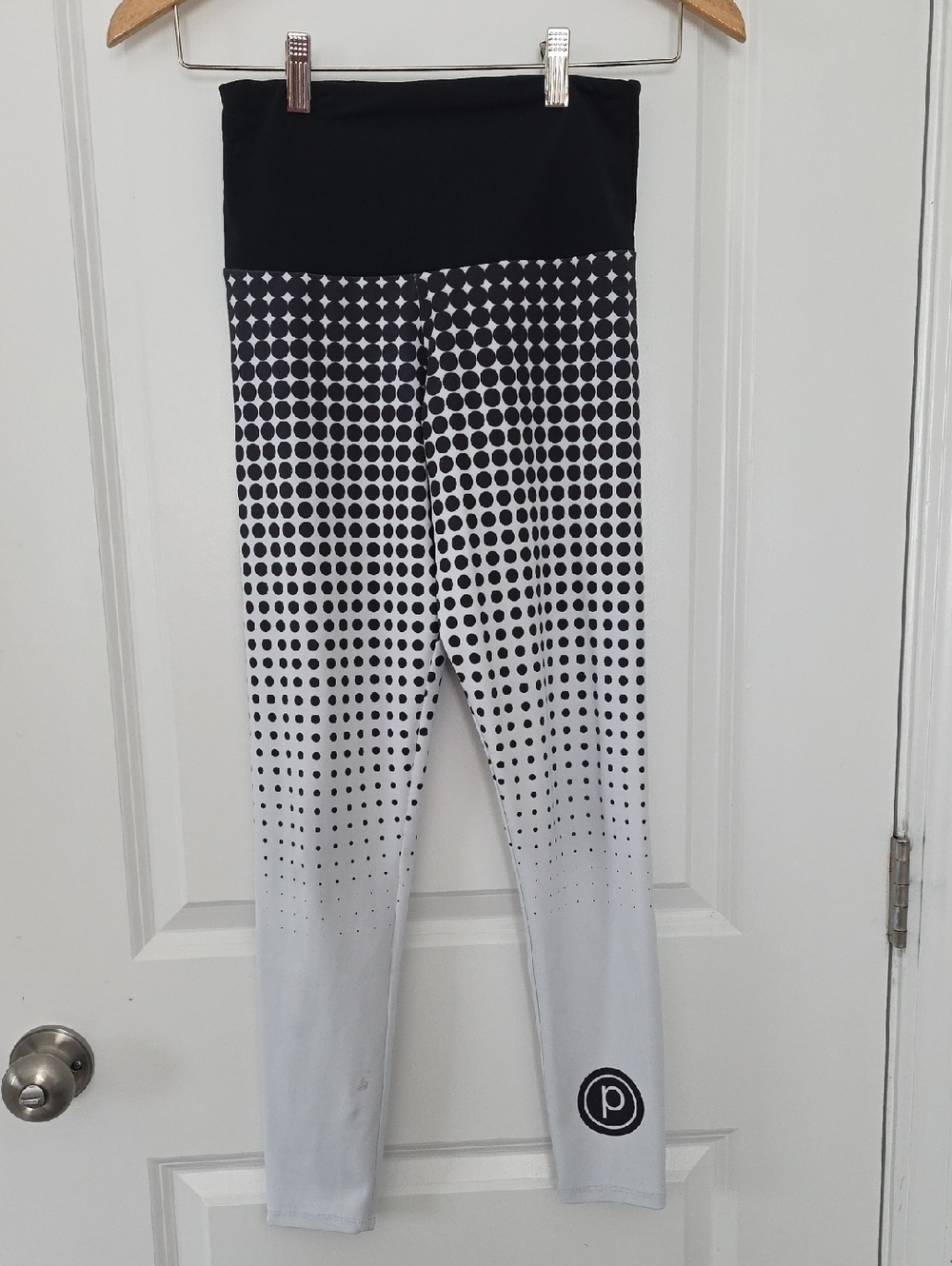 ONZIE Flow Polkadot Ombre Leggings Size XS